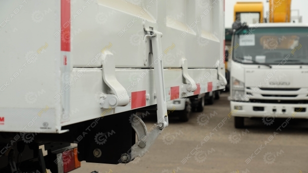 Isuzu Elf [7]