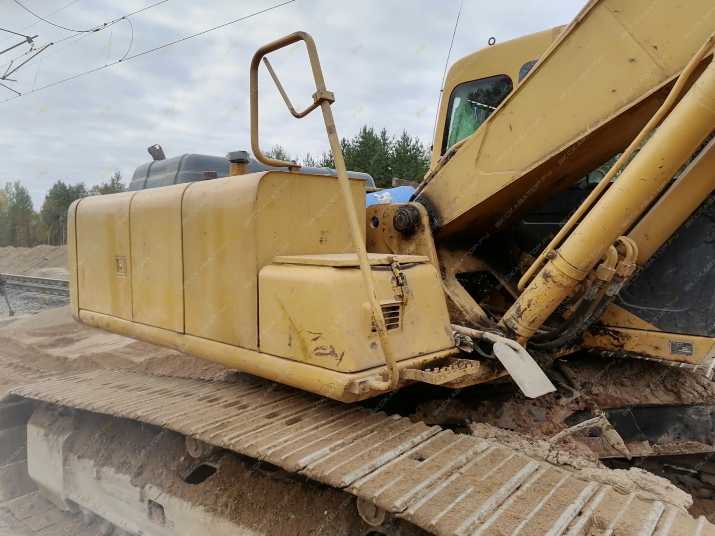 LiuGong CLG220LC [6]