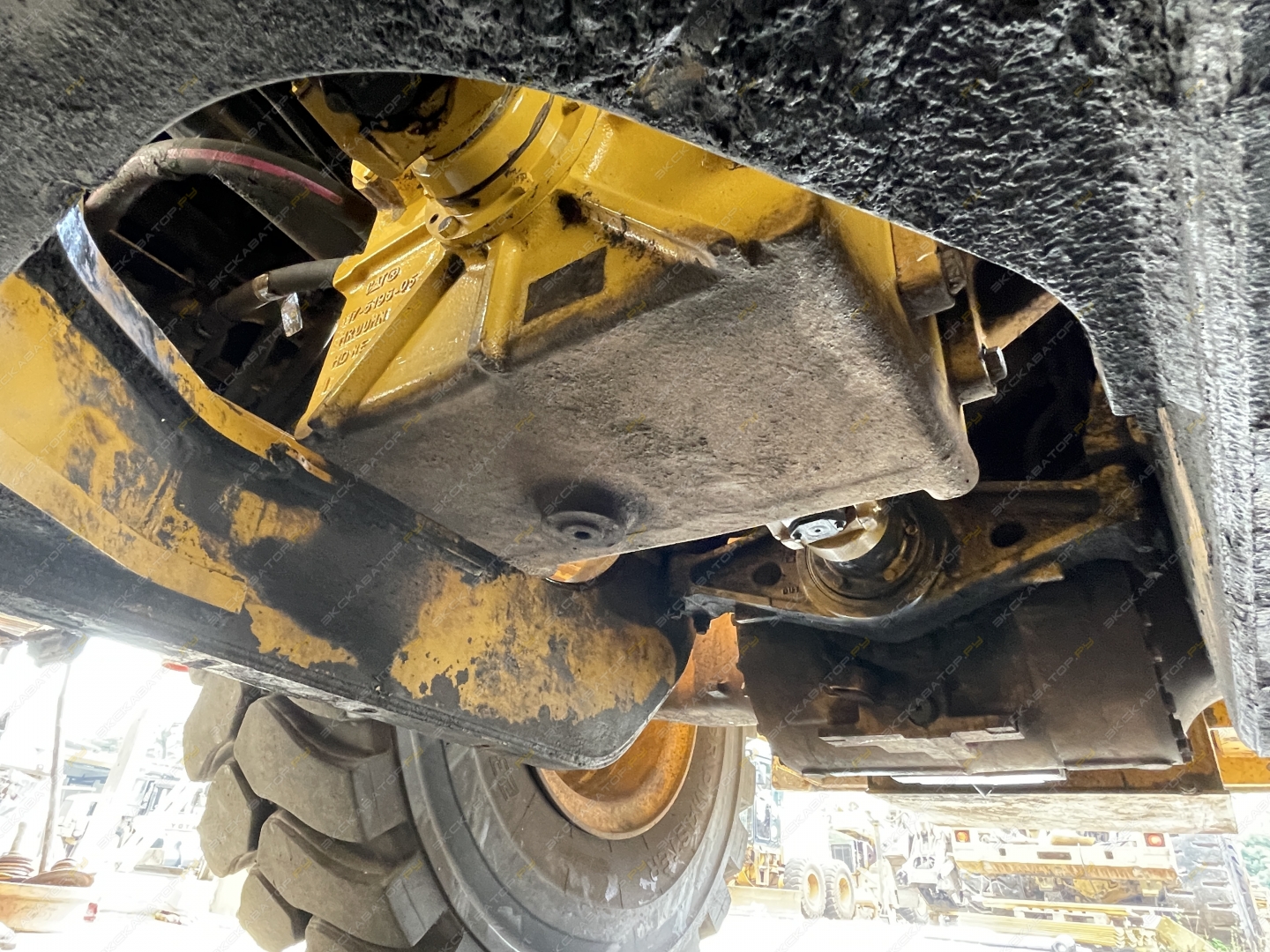 Caterpillar 950L [14]