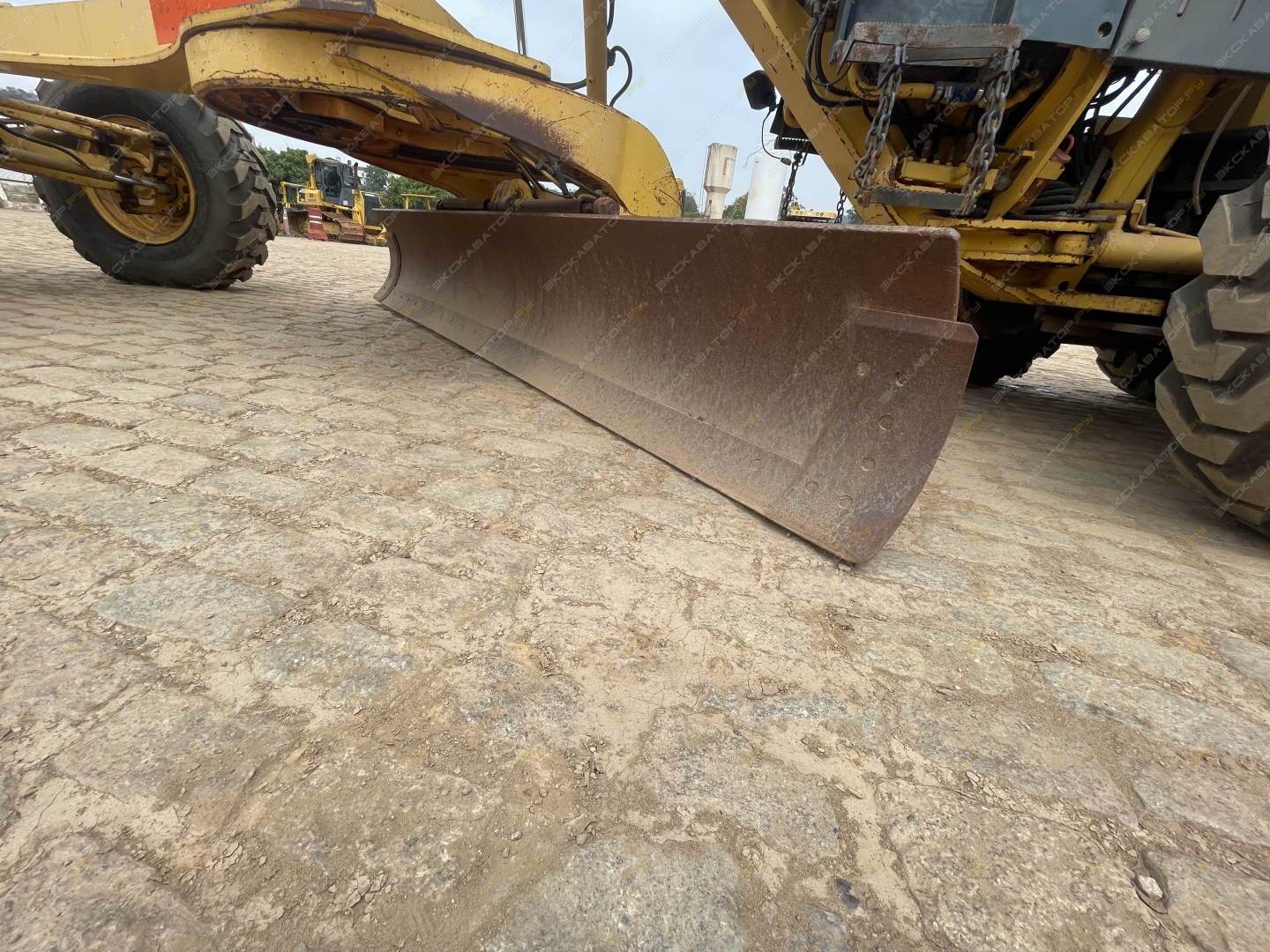 Komatsu GD555-3C [4]