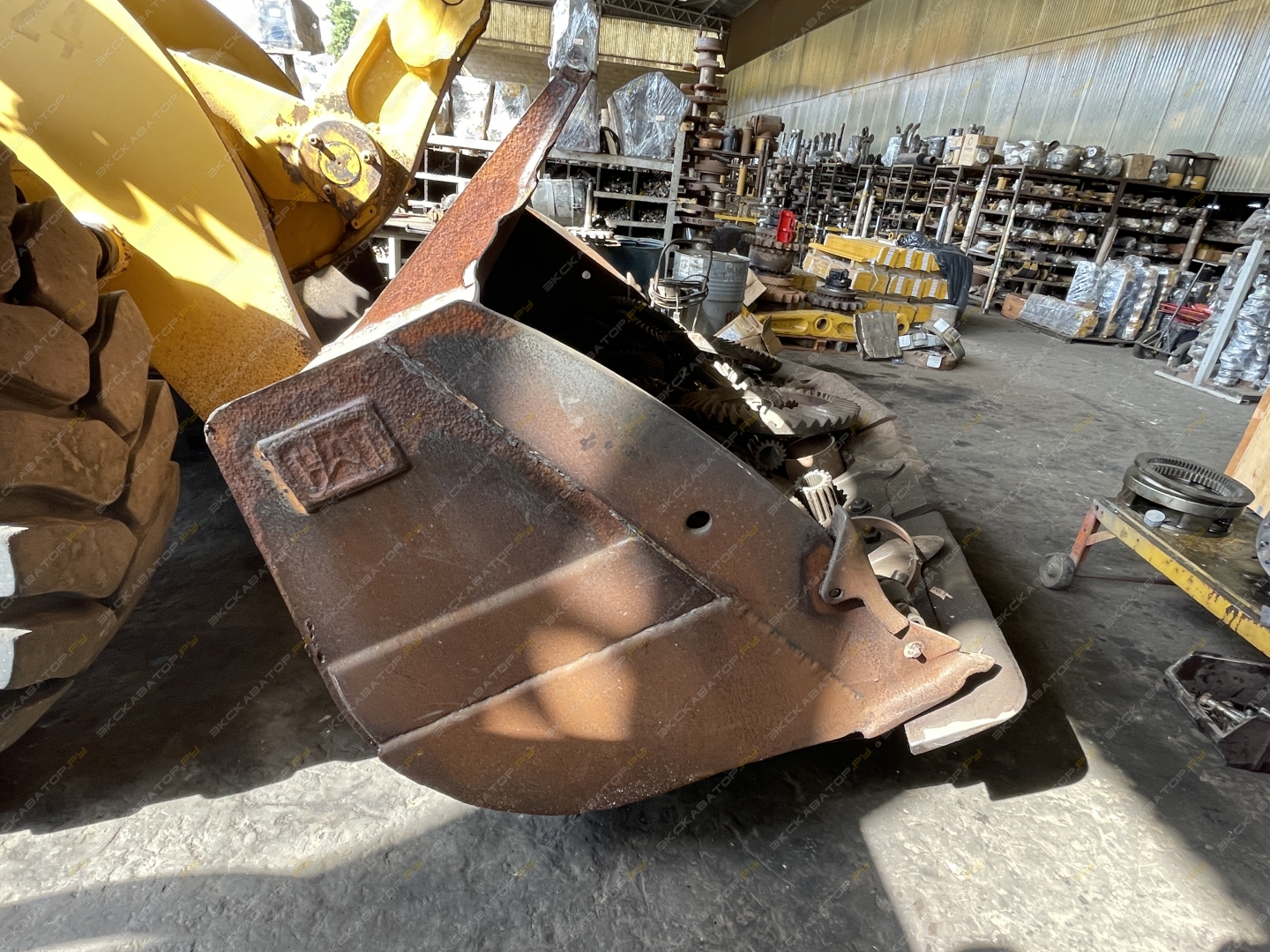 Caterpillar 950L [18]