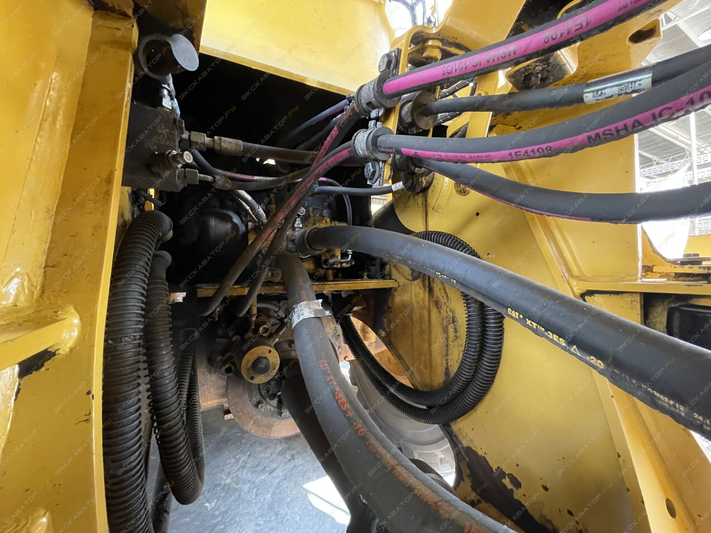 Caterpillar 950L [8]