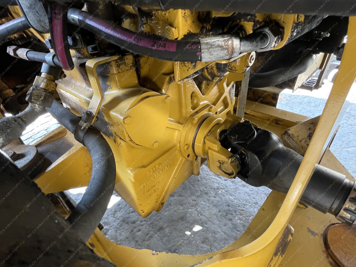 Caterpillar 950L [13]