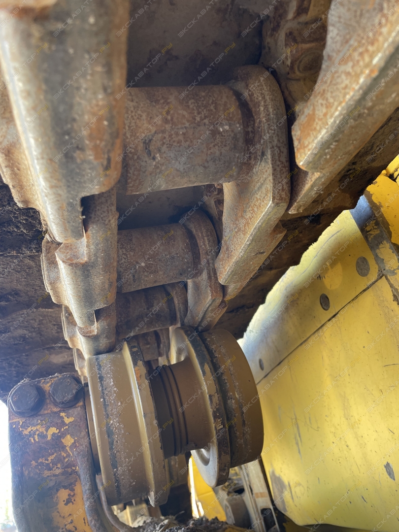 Komatsu D63E-12 [14]