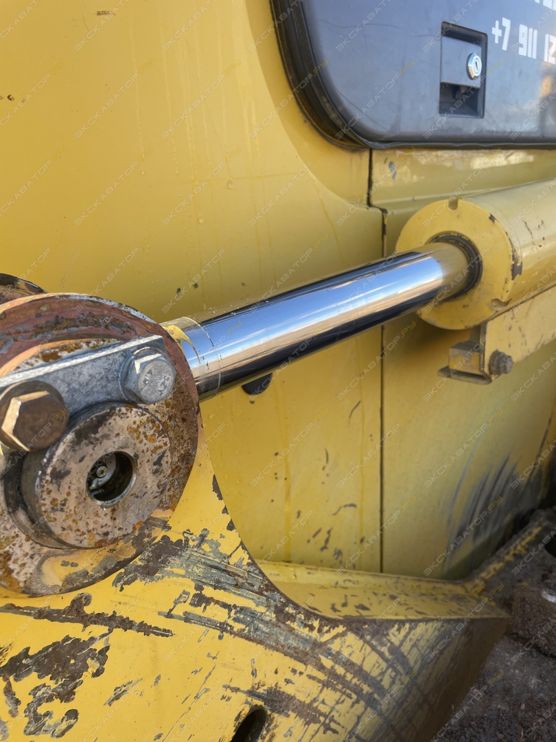 Komatsu D63E-12 [12]