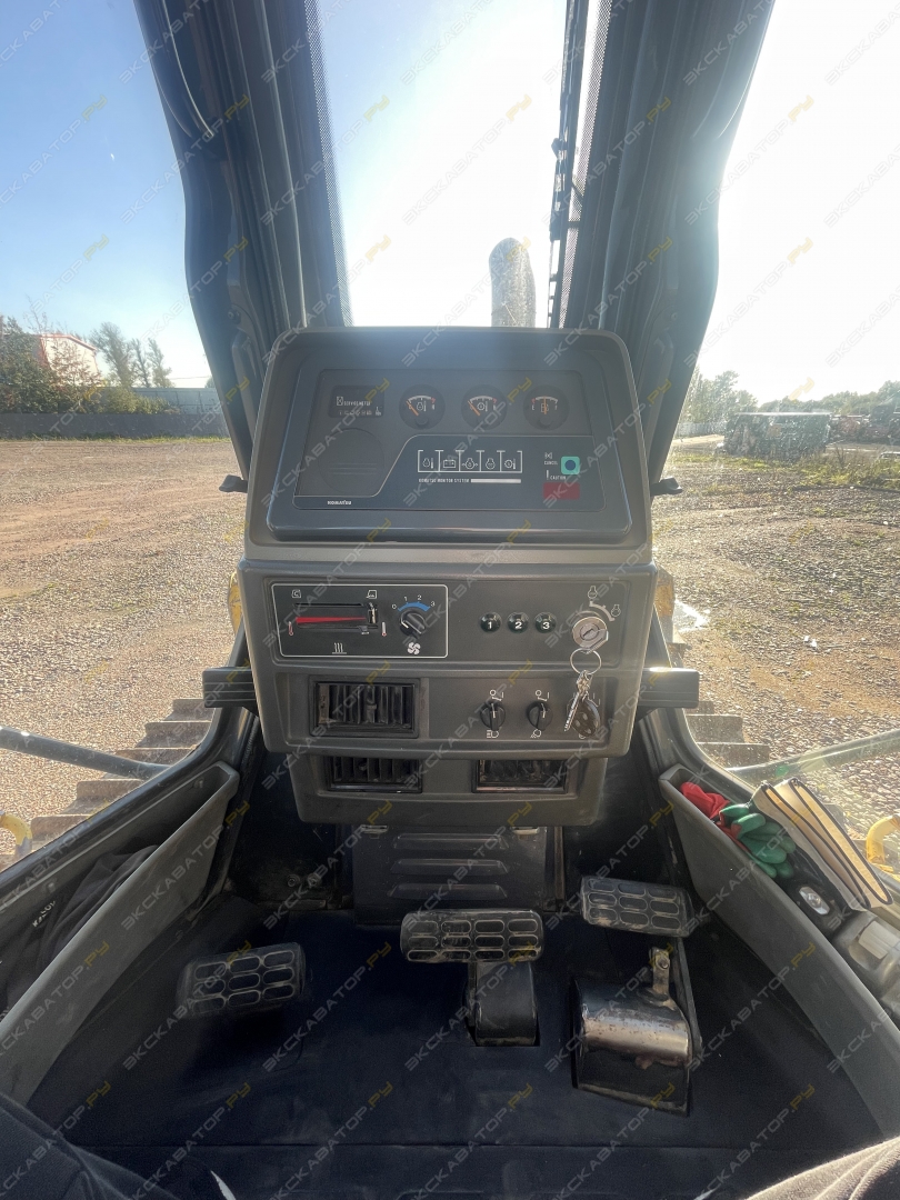 Komatsu D63E-12 [5]