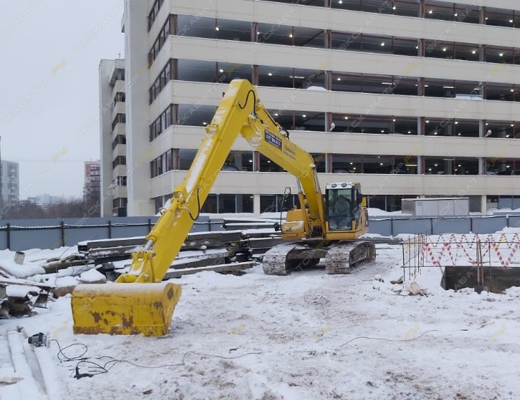 Komatsu PC200-8M0 [1]