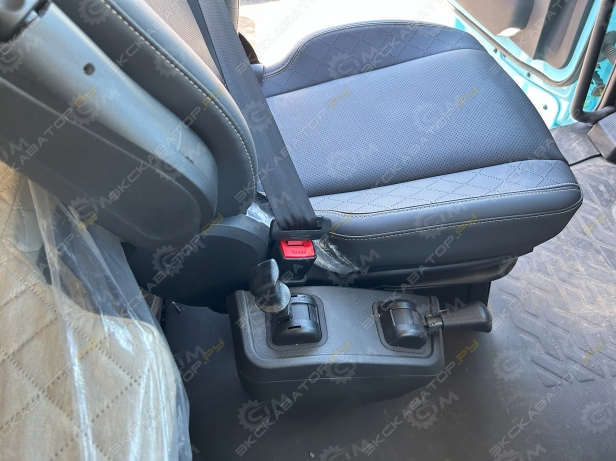 Shacman SX4188YY381 [9]