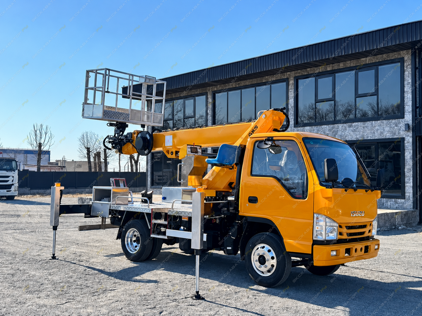 Isuzu Elf (автогидроподъемник) [0]