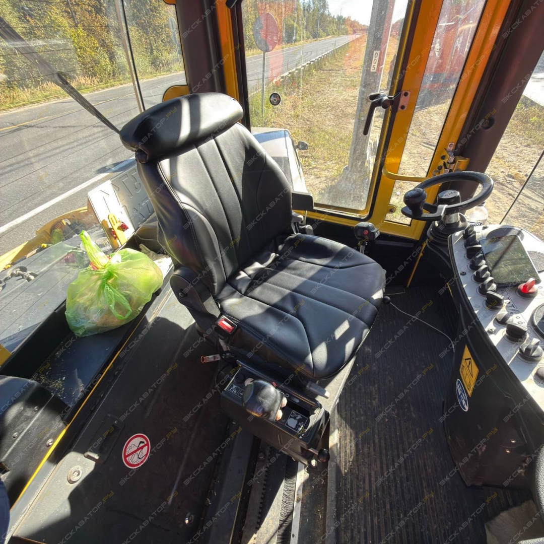 Bomag BW 161 AD-4 [14]