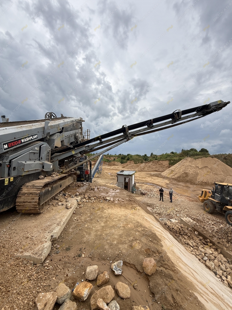 Terex M2100 [10]