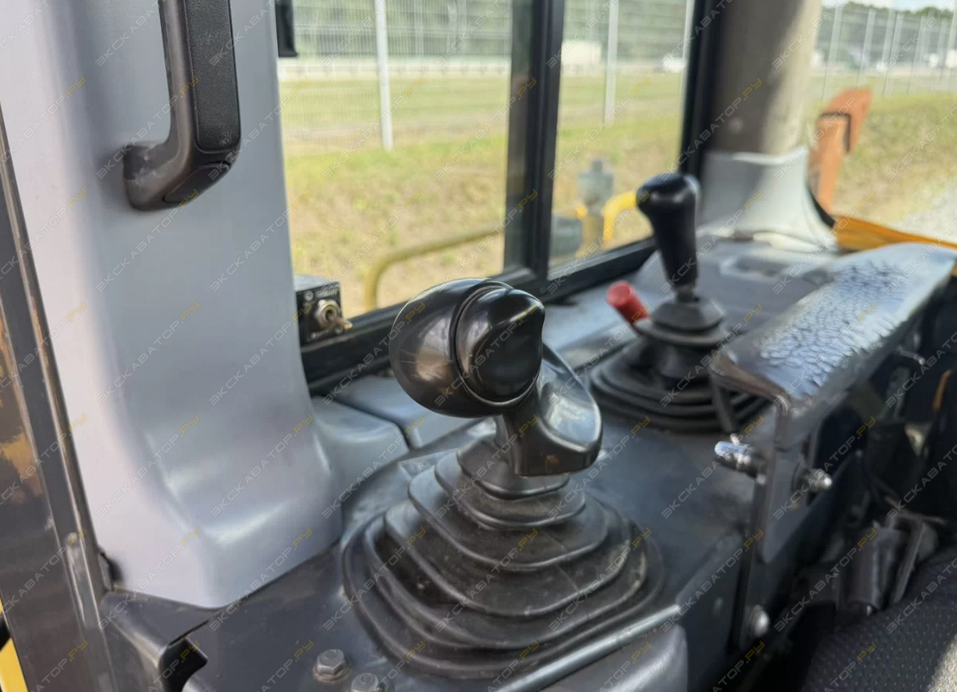 Komatsu D65EX-16 [14]
