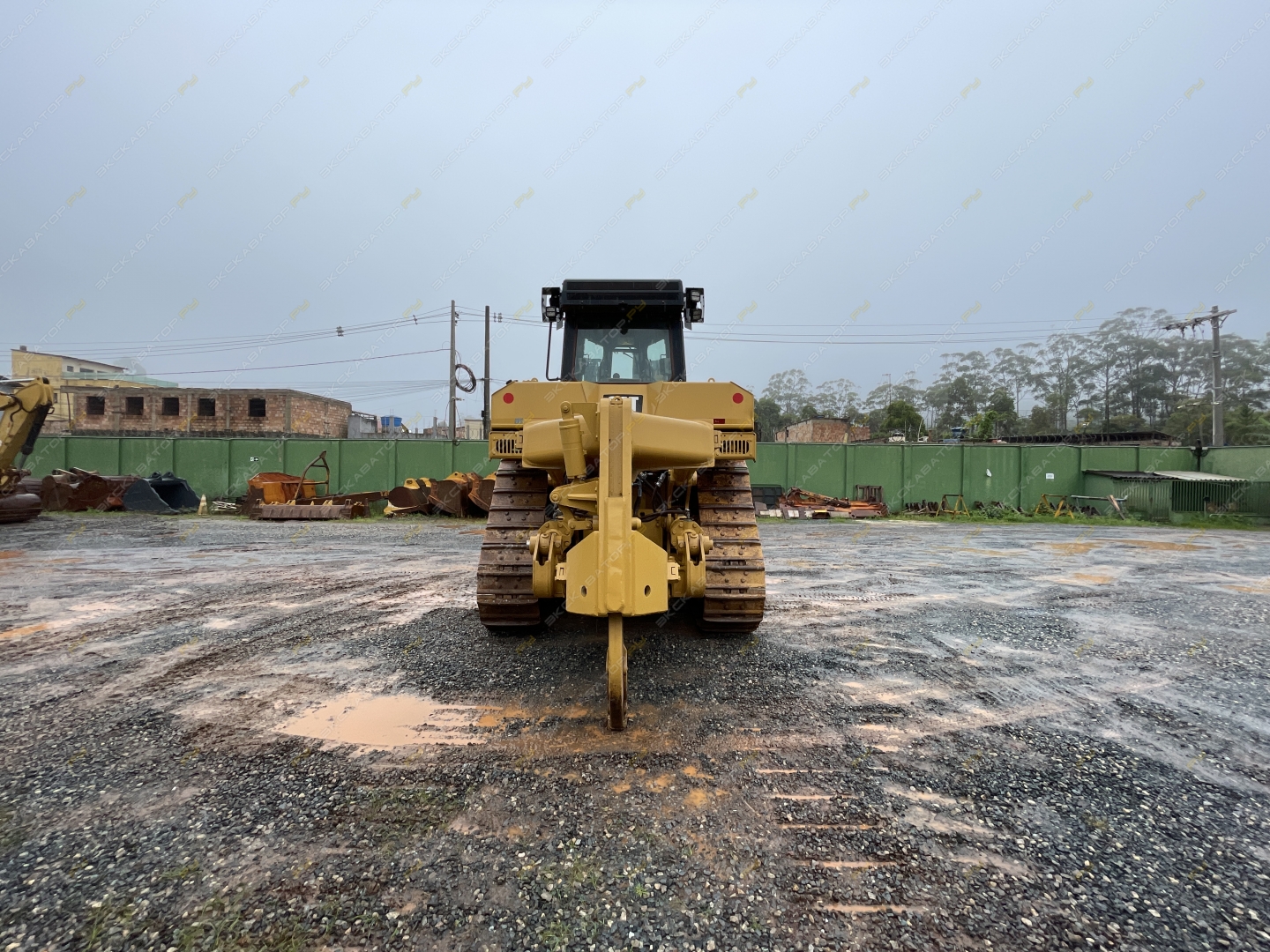 Caterpillar D8T [10]