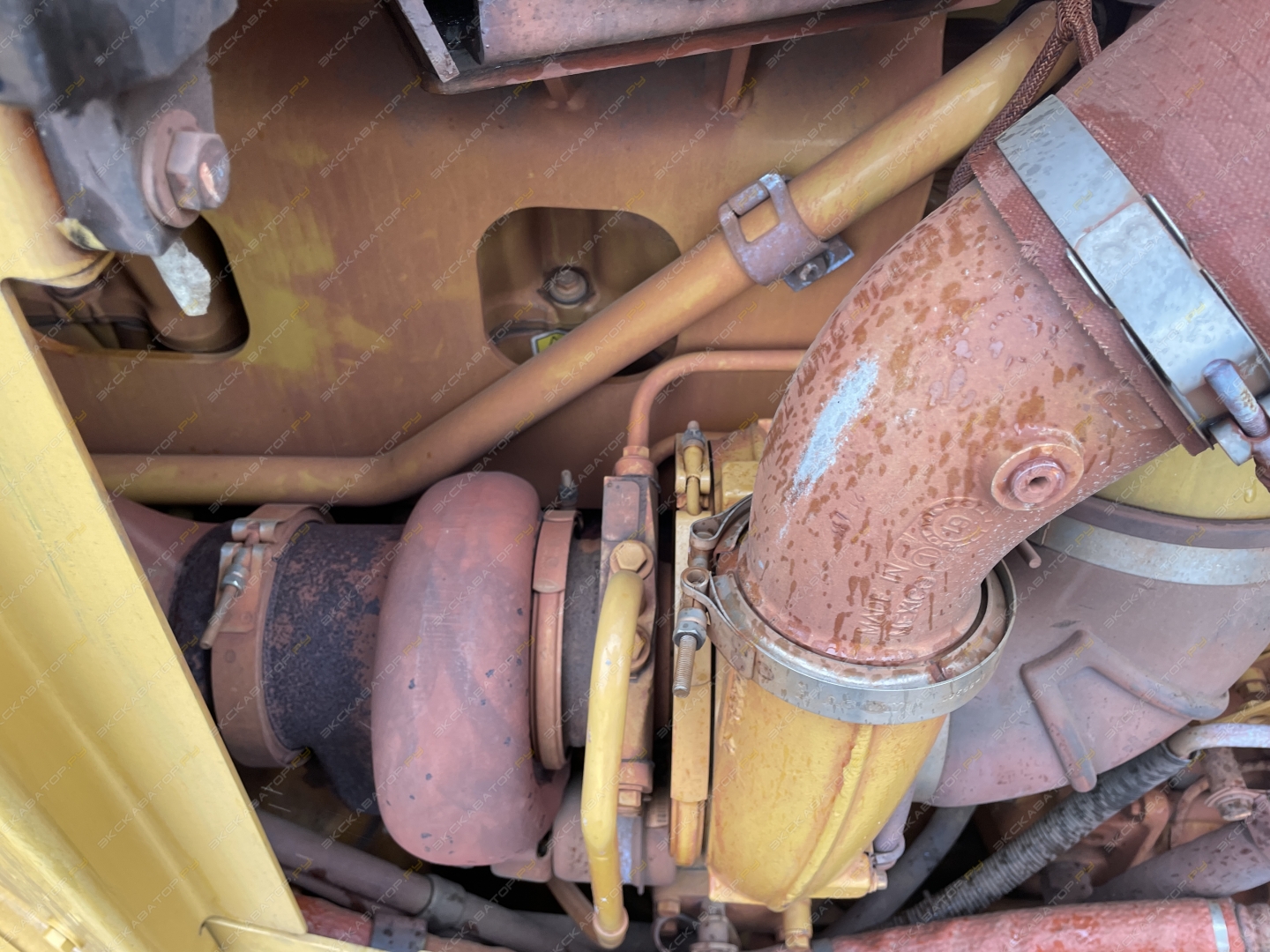 Caterpillar D8T [5]