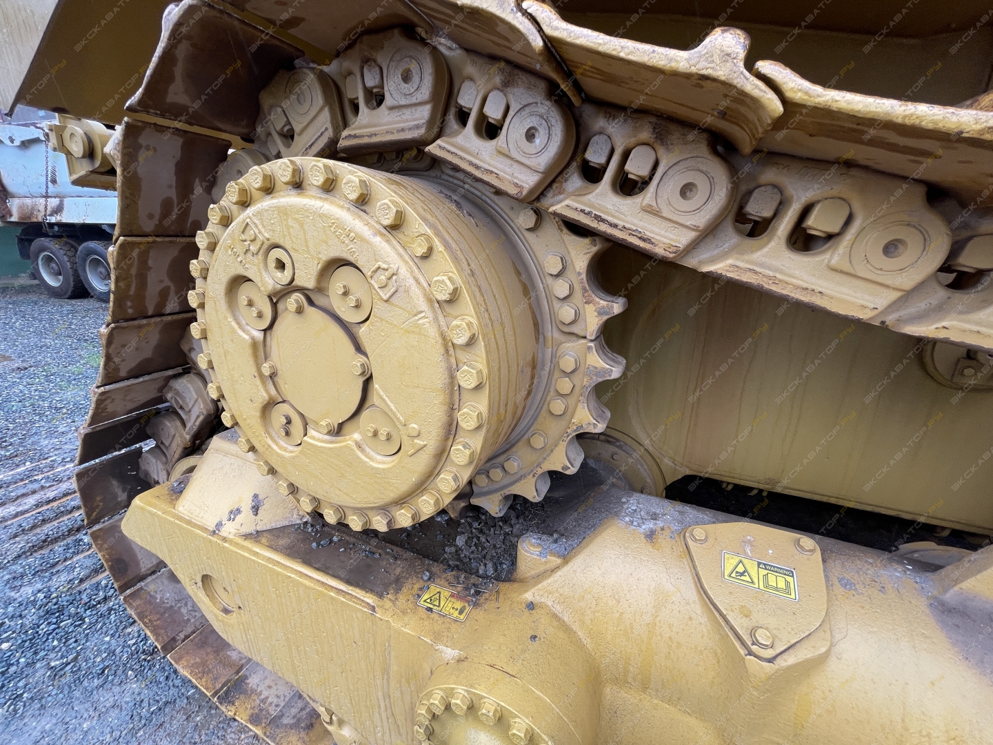 Caterpillar D8T [3]