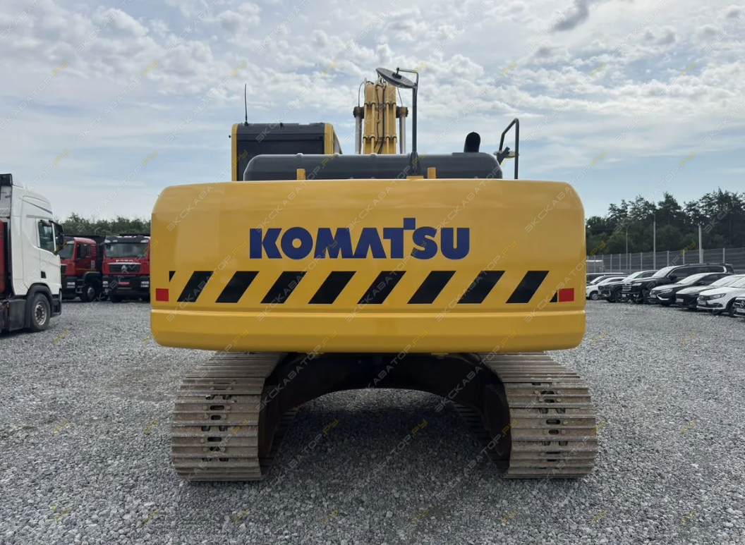 Komatsu PC220-8 [3]