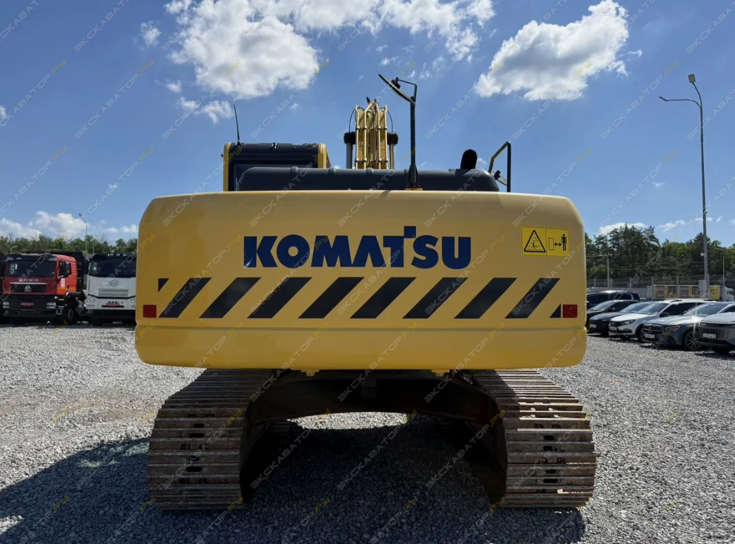 Komatsu PC220 [1]