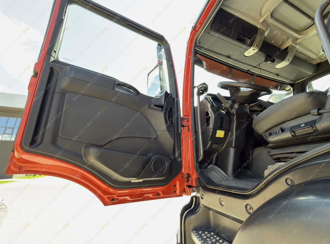 Sitrak C7H 8x4 [11]