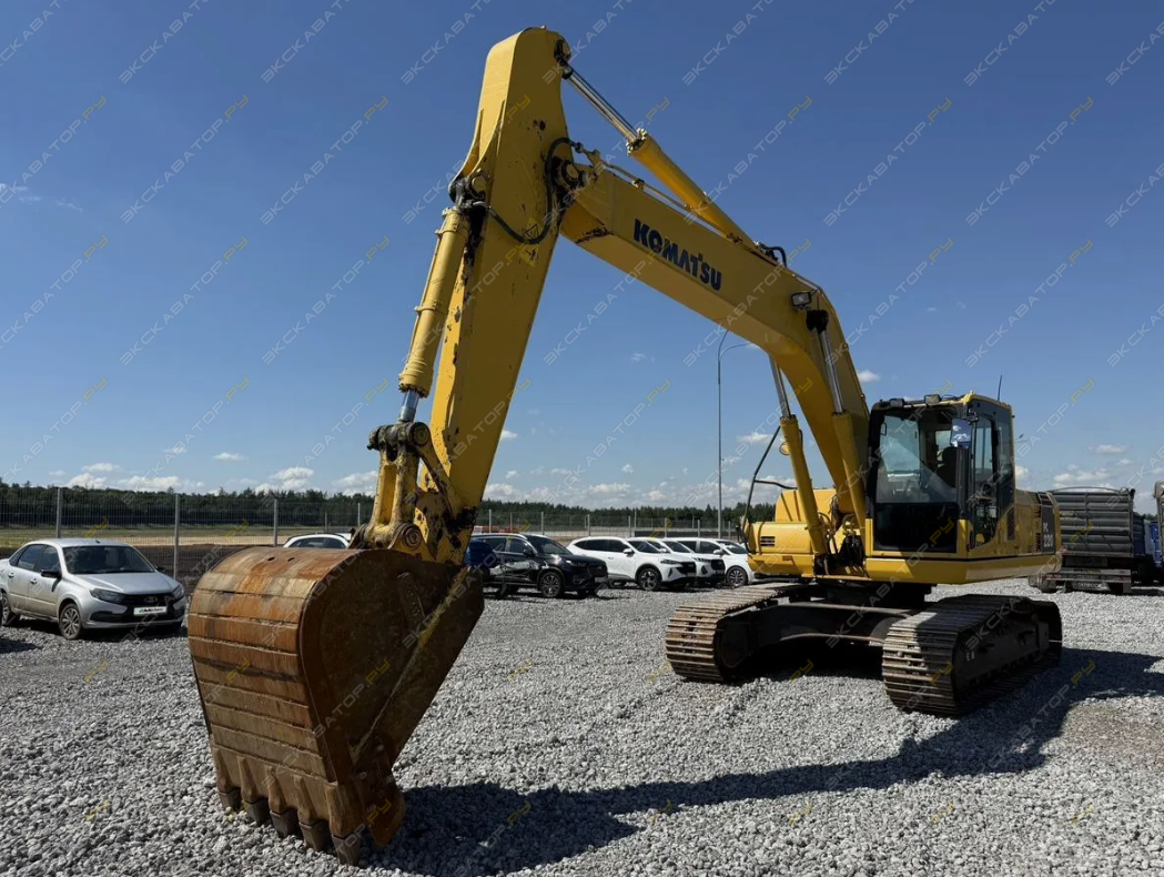 Komatsu PC220 [3]