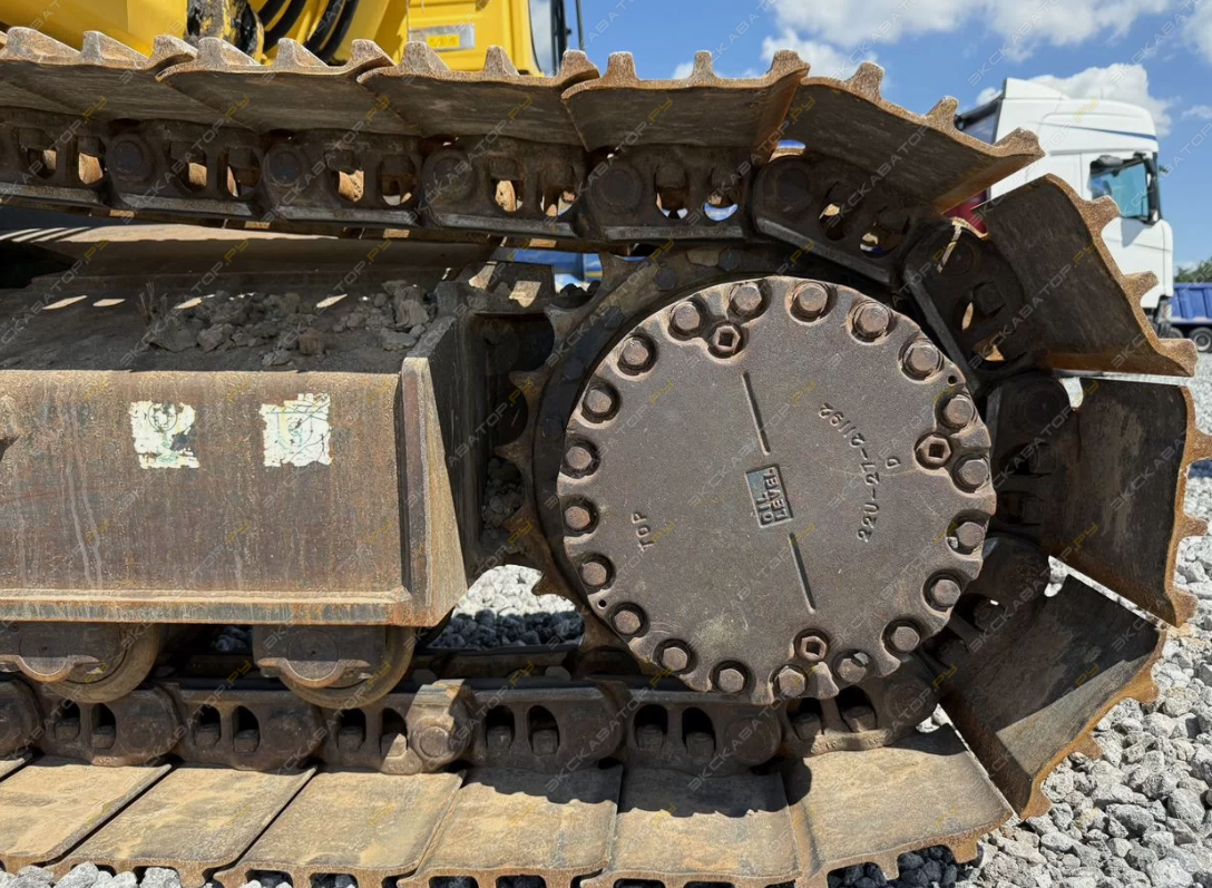 Komatsu PC220 [9]
