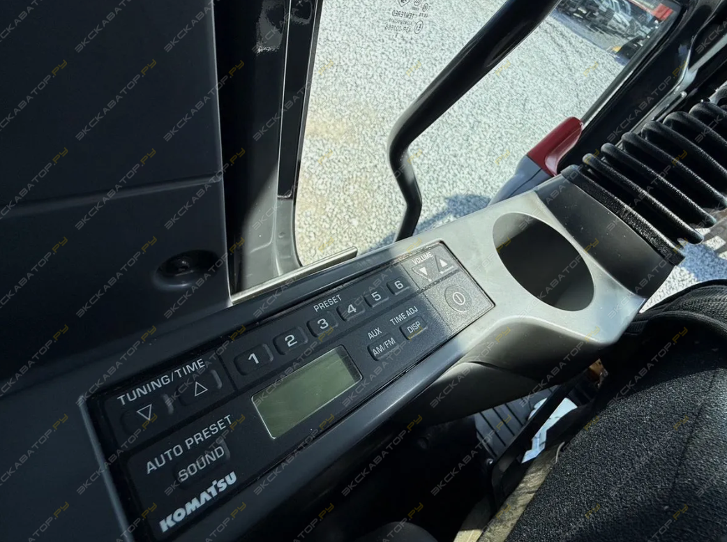 Komatsu PC220 [15]