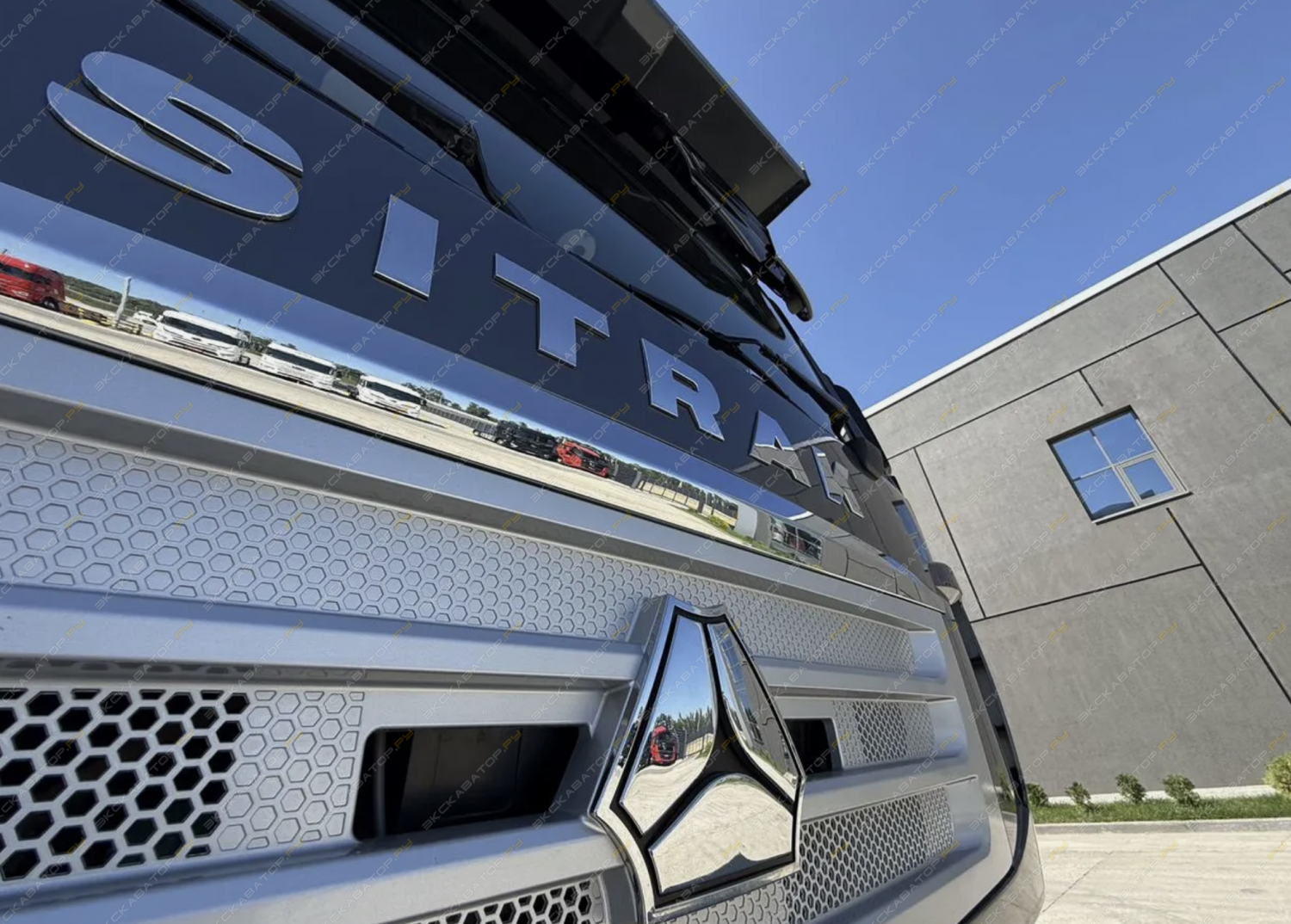Sitrak C7H 8x4 [17]