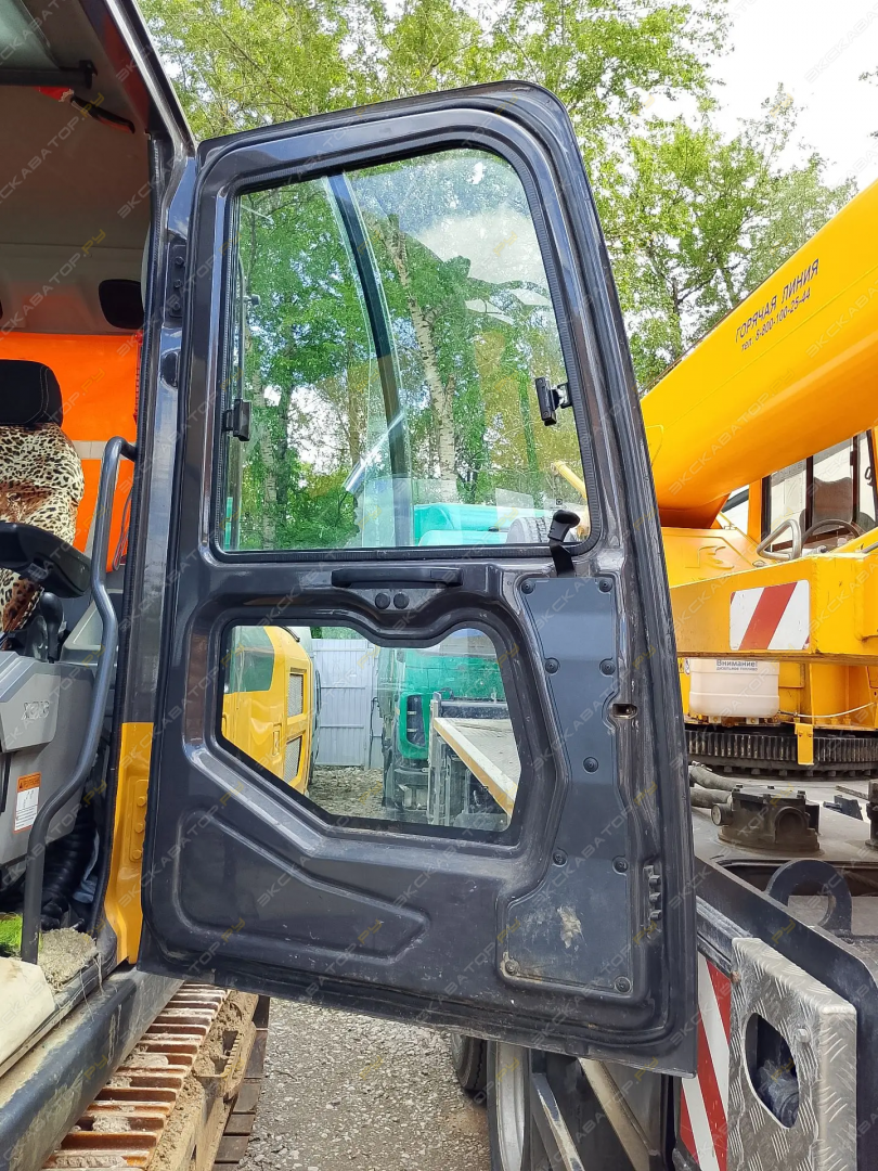 XCMG XE225DN [18]