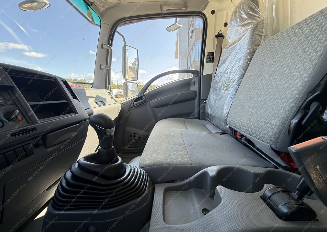 Isuzu Elf [14]