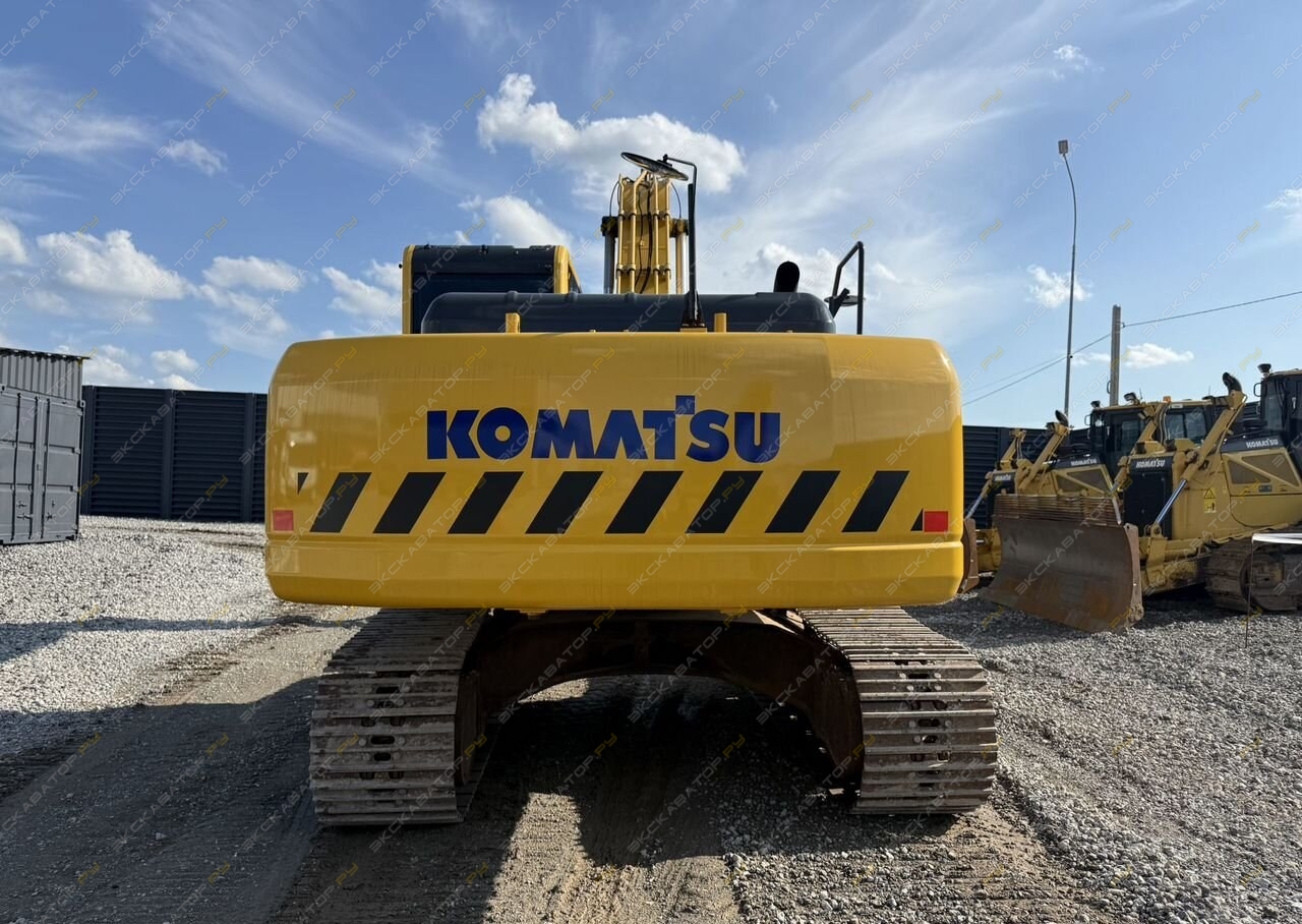 Komatsu PC220-8 [2]