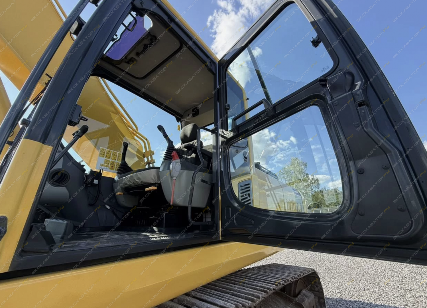 Komatsu PC300-8 [16]