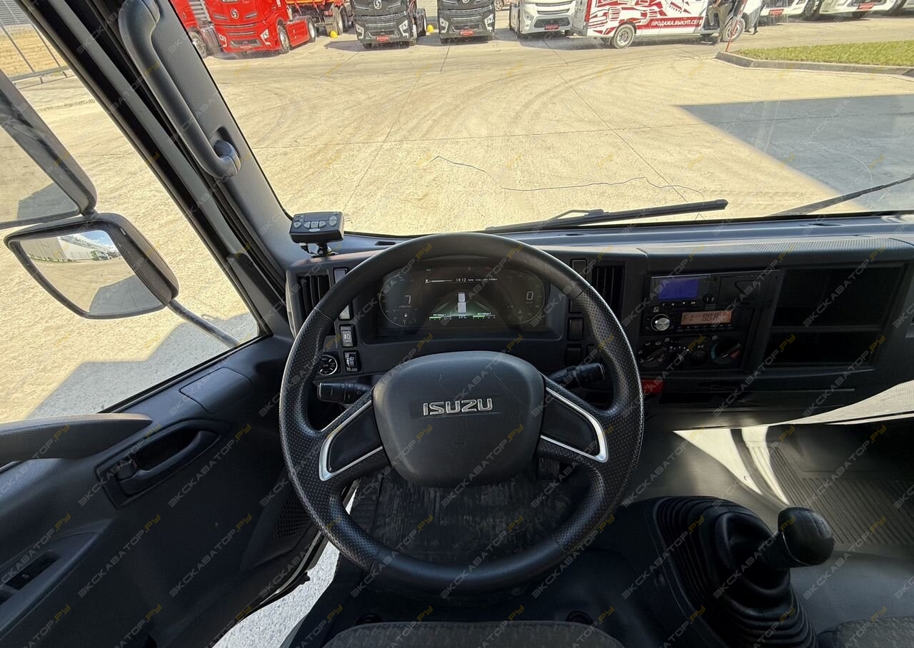 Isuzu Elf [11]