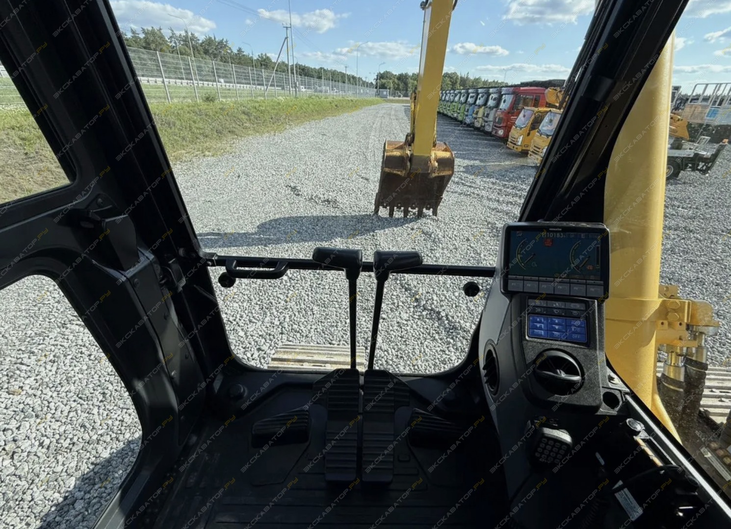 Komatsu PC300-8 [12]
