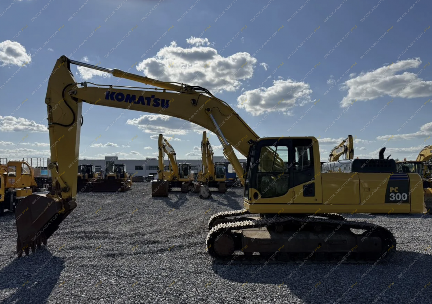 Komatsu PC300-8 [4]
