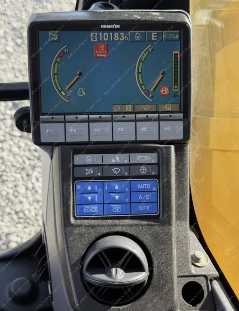 Komatsu PC300-8 [14]