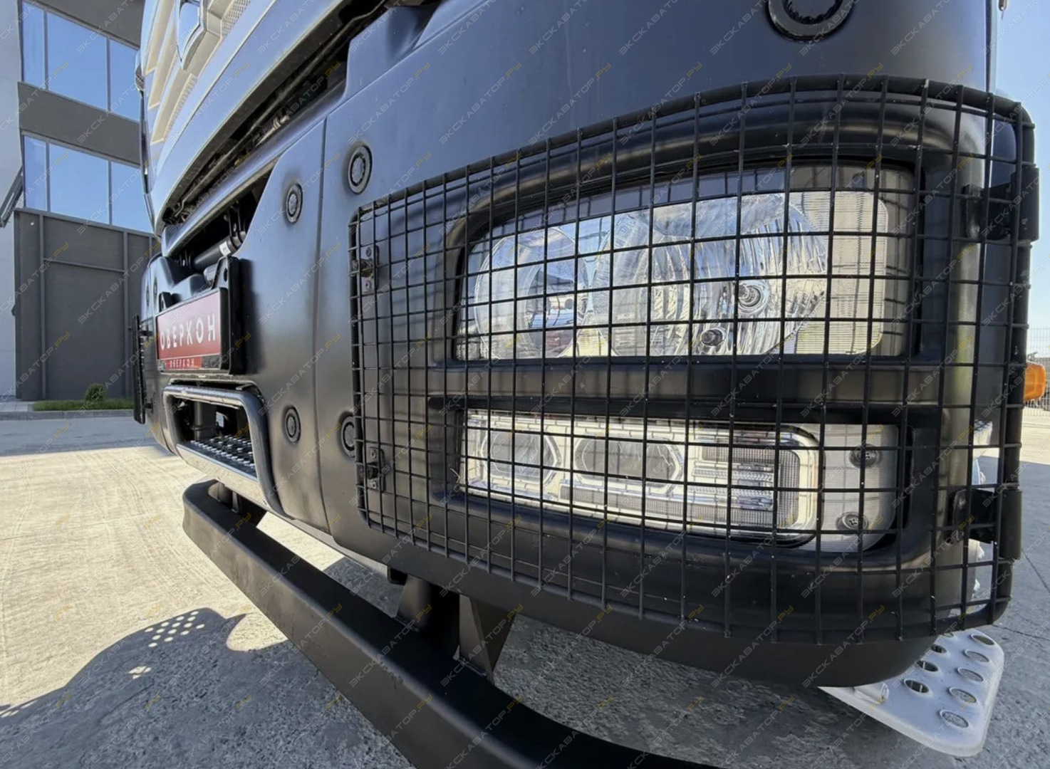 Sitrak C7H 8x4 [16]