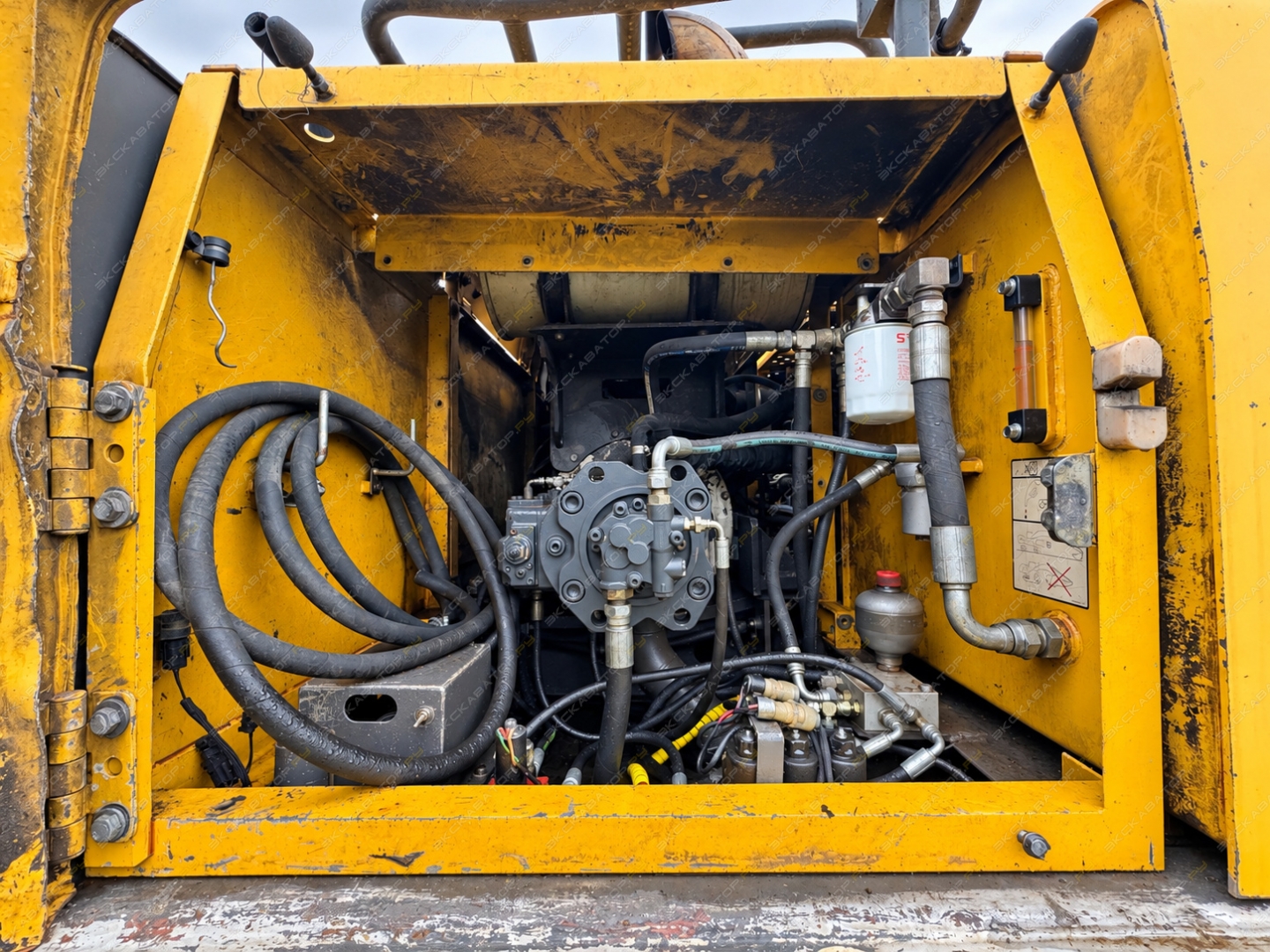 Volvo EC210B [4]