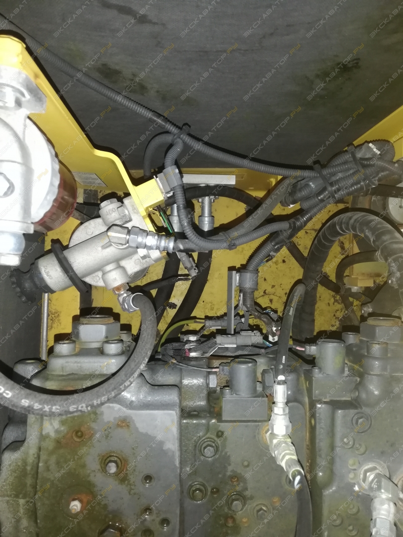 Komatsu PC200-8 [9]