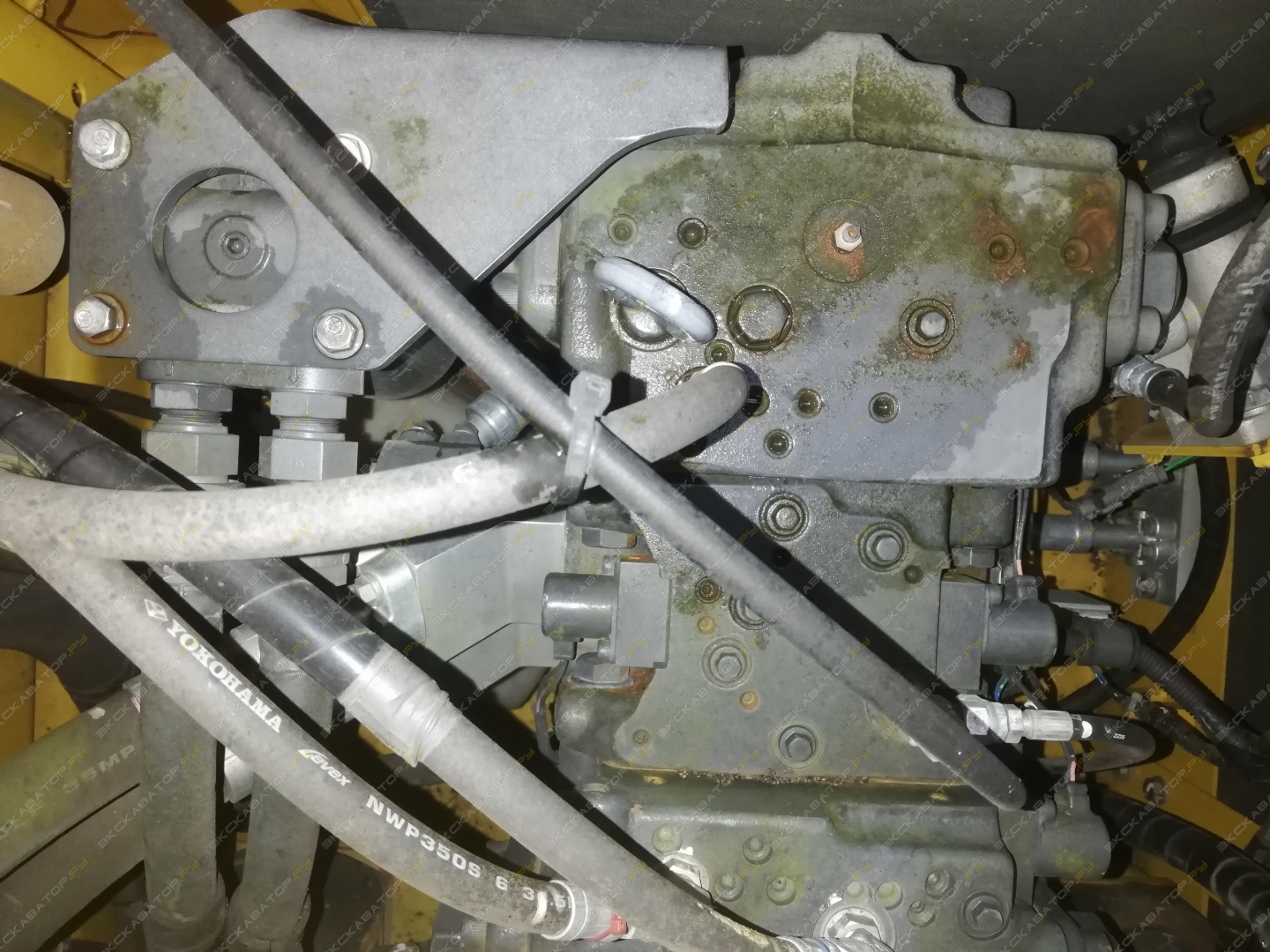Komatsu PC200-8 [8]