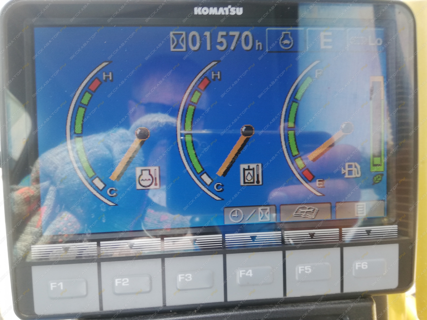 Komatsu PC200-8 [18]