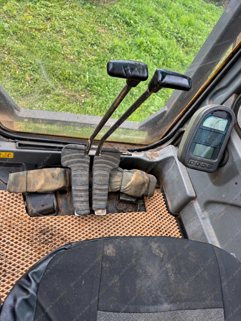 Volvo EC210B [8]