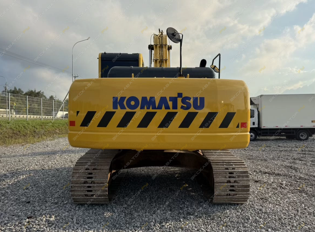 Komatsu PC220-8 [3]
