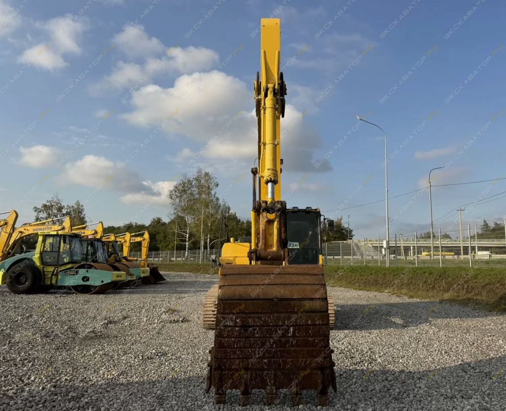 Komatsu PC220-8 [7]