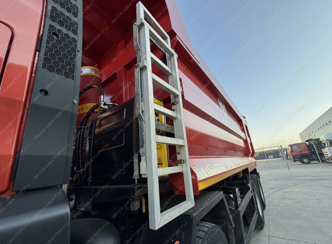 Sitrak C7H MAX 8x4 [17]