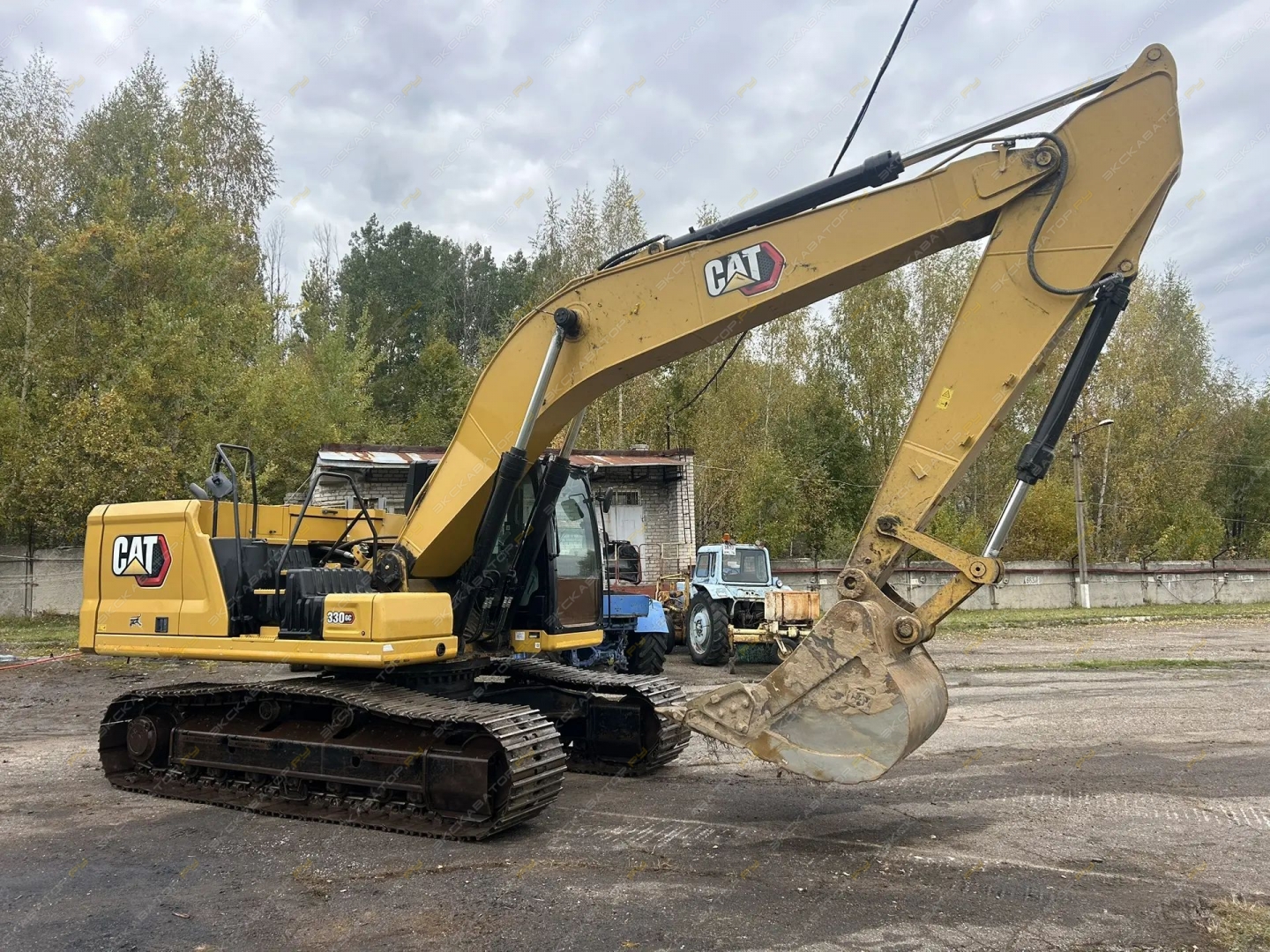 Caterpillar 330GC [7]