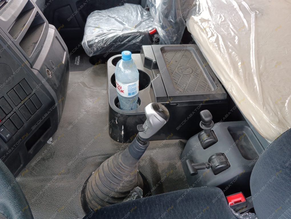 Shacman SX42584V324 [2]