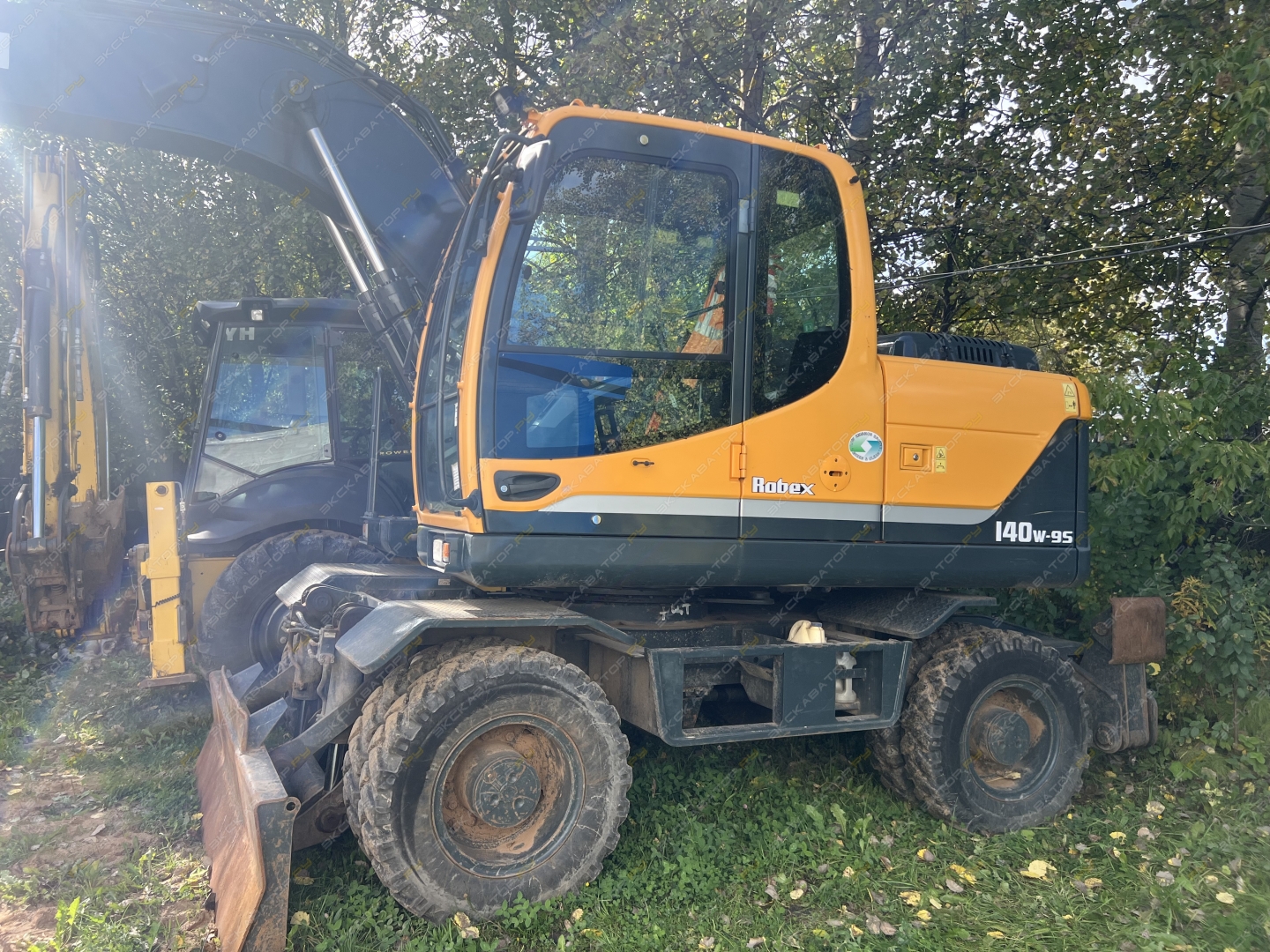 Hyundai R140W-9S [1]