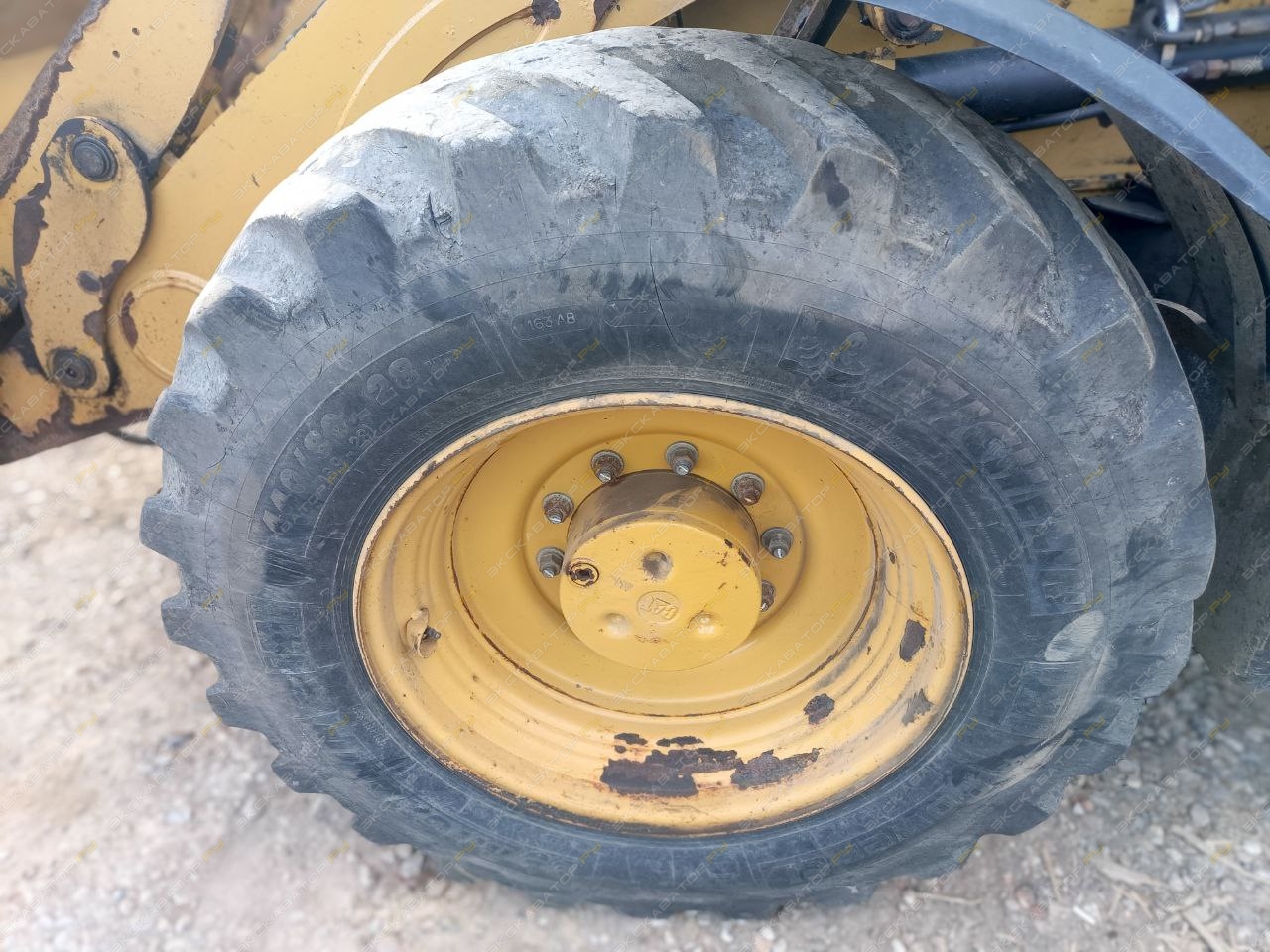 Caterpillar 434F [16]