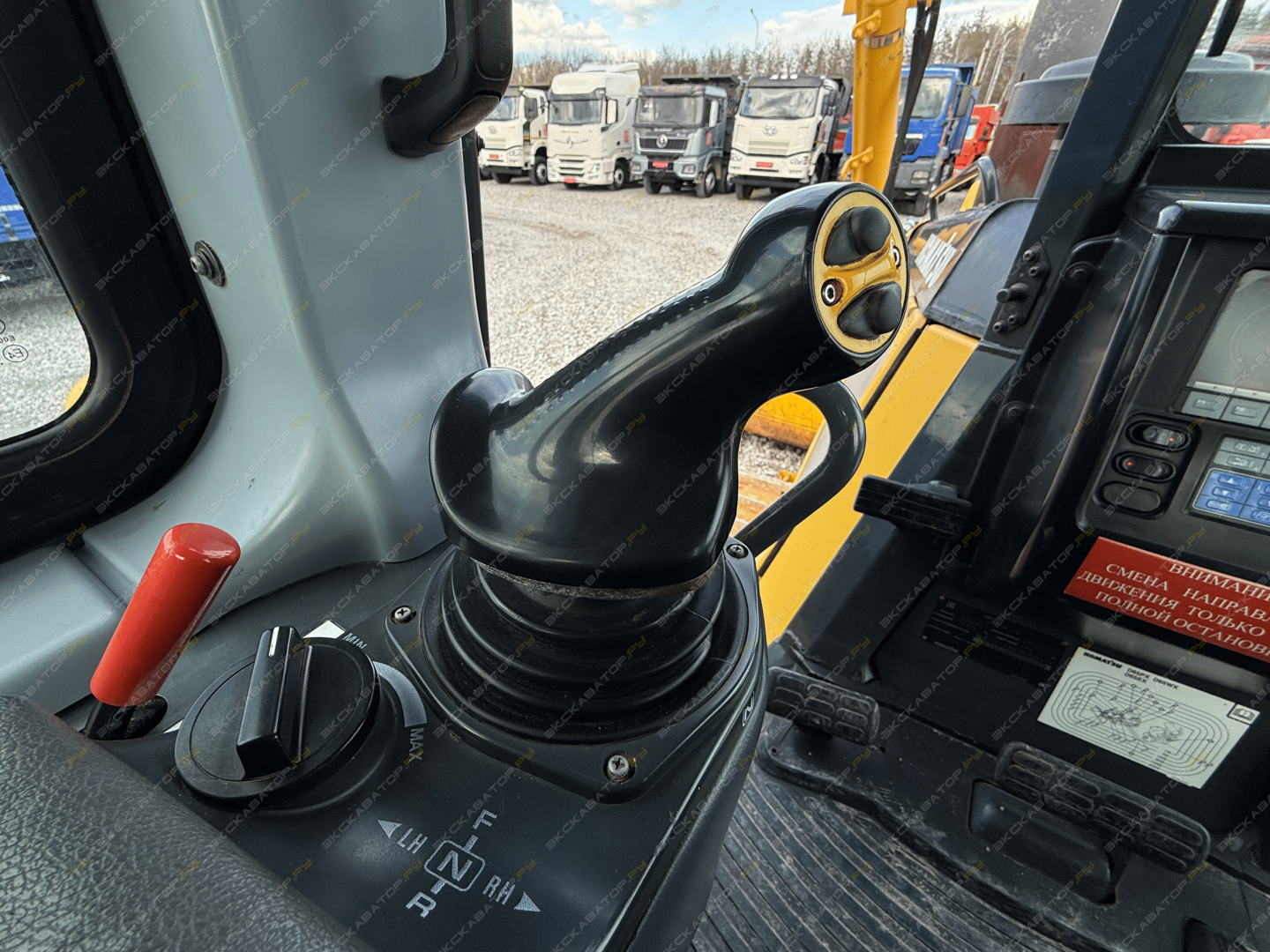 Komatsu D65EX-16 [9]