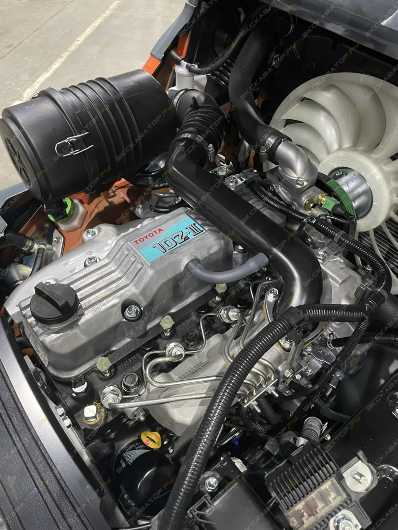 Toyota 62-8FD18 [3]