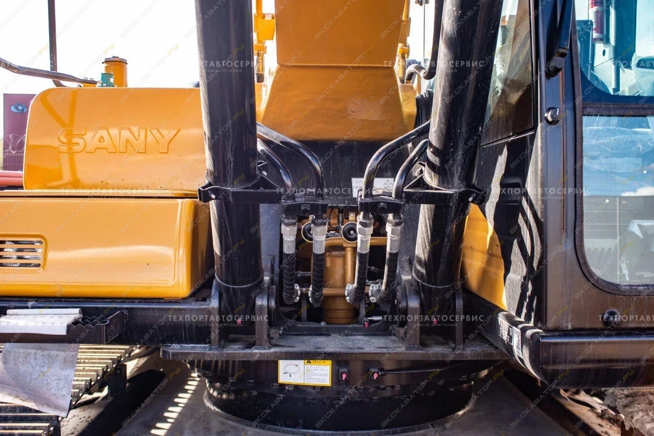 Sany SY215C [13]
